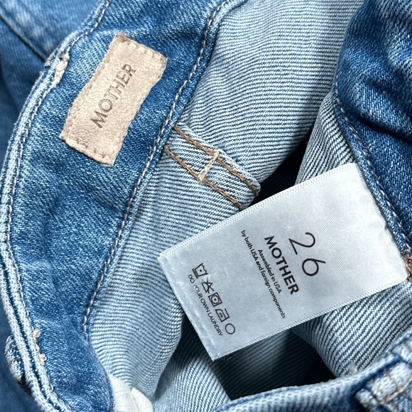 MOTHER- The Patch Pocket Private Flood Jeans in "Flag Me Down" wash. - Picture 7 of 16
